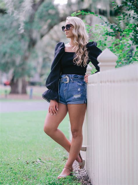 senior photo outfit ideas 2023|trendy senior picture outfits.